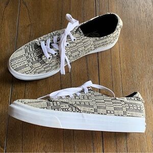 VANS Ultracush Camden Deluxe Optical Woven shoes women’s size 6.5